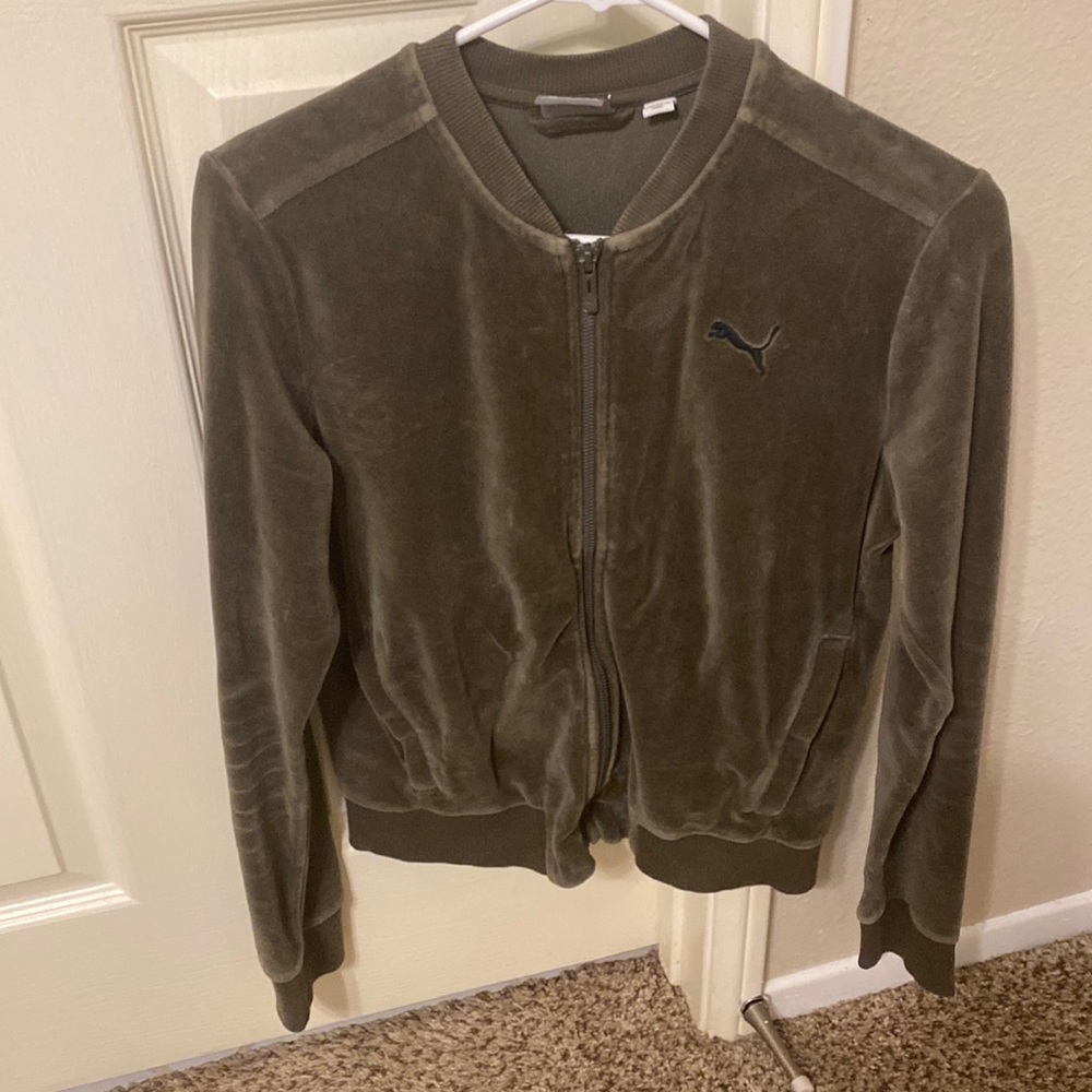 Puma velvet green sweatshirt